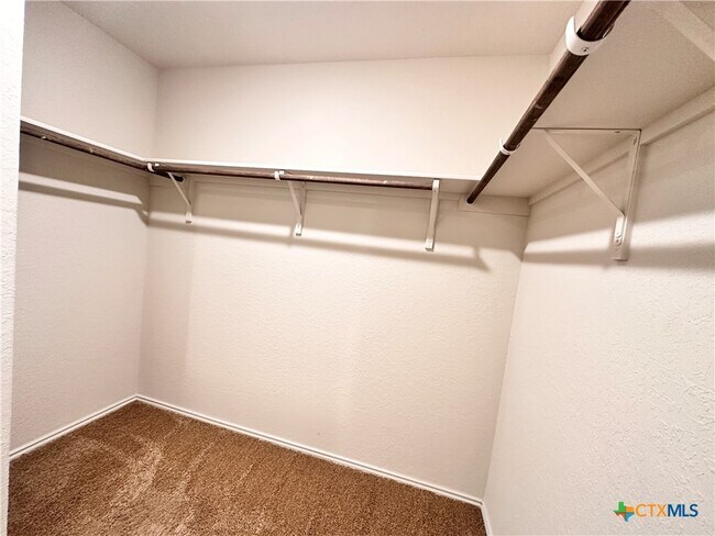 Building Photo - 101 Calgary Ln