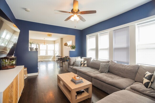 Building Photo - 2906 N Harding Ave