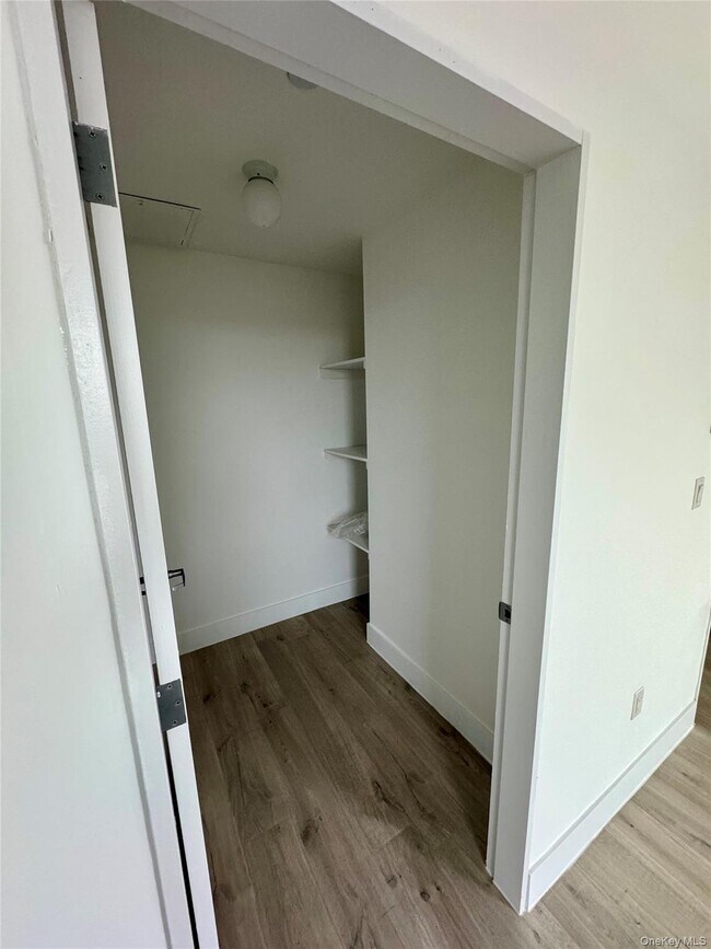 Building Photo - 84-03 Lander St