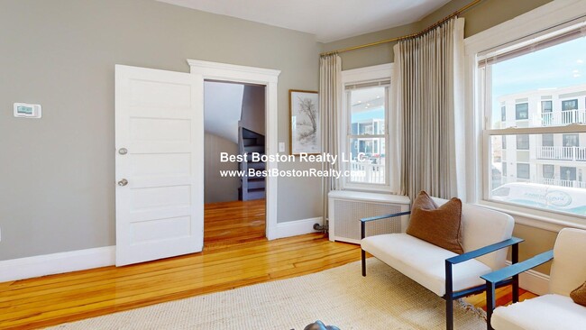 Building Photo - 3943 Washington St