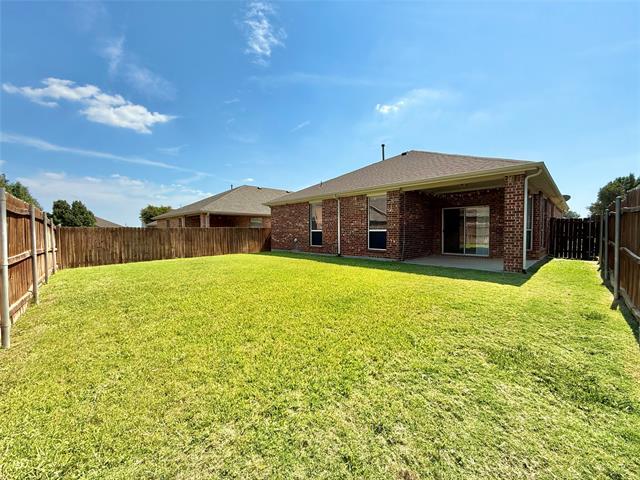 Building Photo - 10008 Tulare Ln