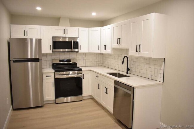 Primary Photo - 54 Dixwell Ave