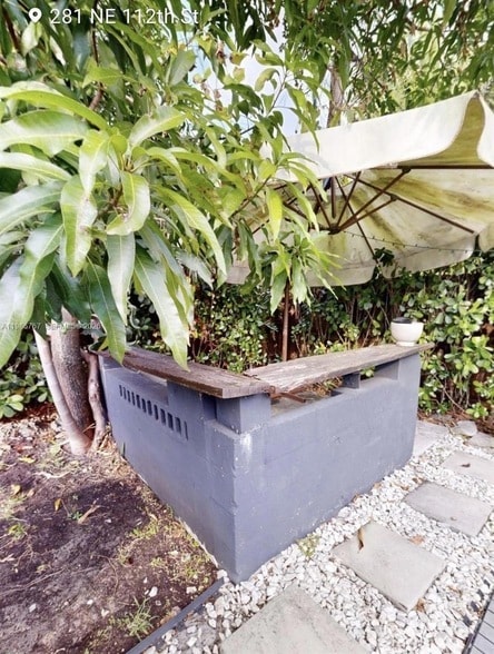 Building Photo - 281 NE 112th St