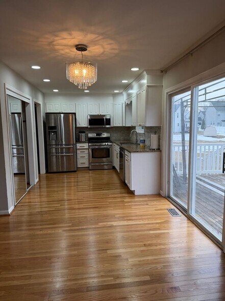 Building Photo - 143 Sweetbay Ln