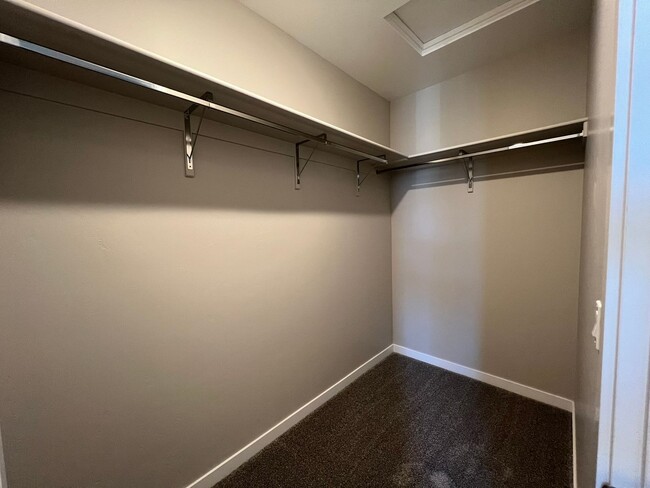 Building Photo - Brand new 3 bed 2.5 bath townhome in Stars...