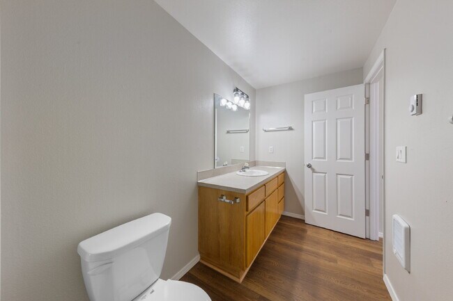 Building Photo - Fresh & Updated 2 bedroom W/S included!