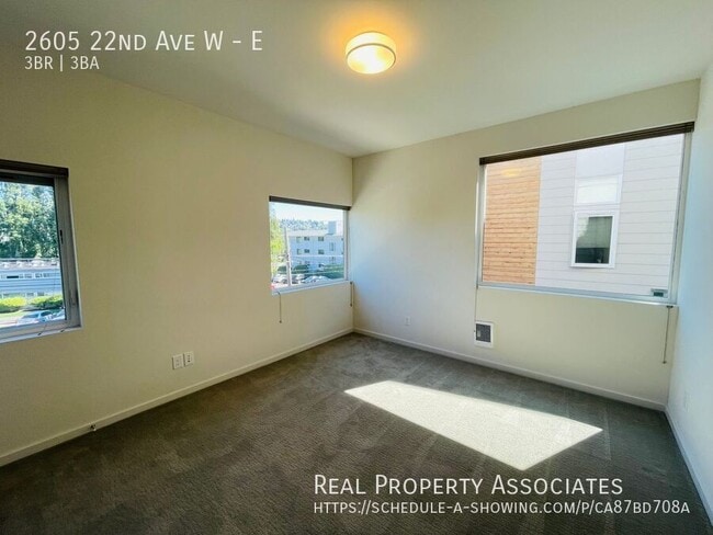Building Photo - 2605 22nd Ave W