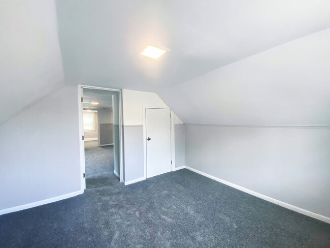 Building Photo - 3 Bed - 1 Bath Cape Cod for Rent in Garfie...