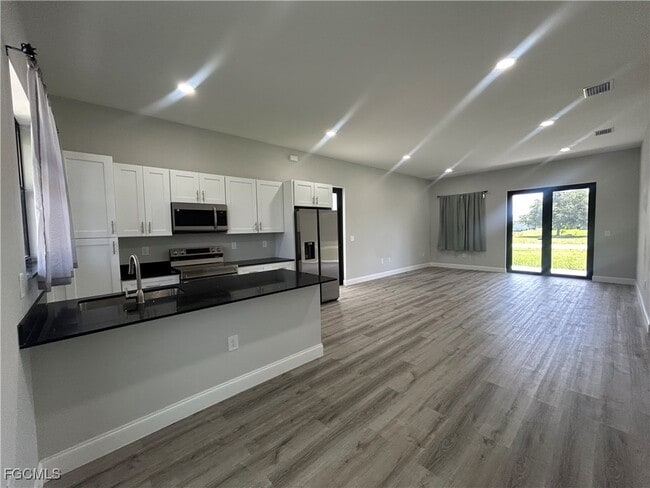 Building Photo - 5005 Gramercy Rd