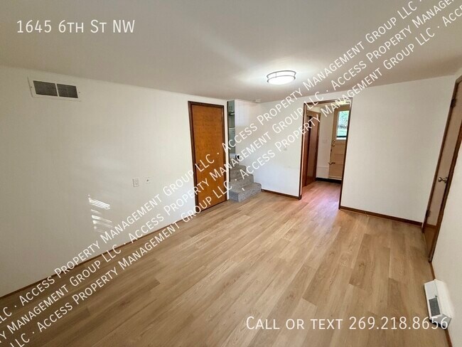 Building Photo - 1645 6th St NW
