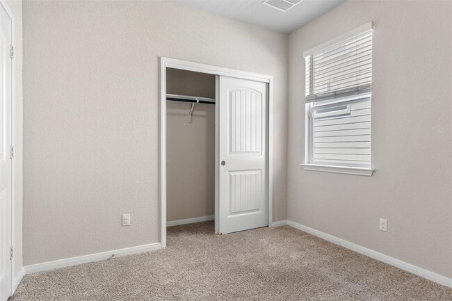 Building Photo - 116 Fair Anne Dr