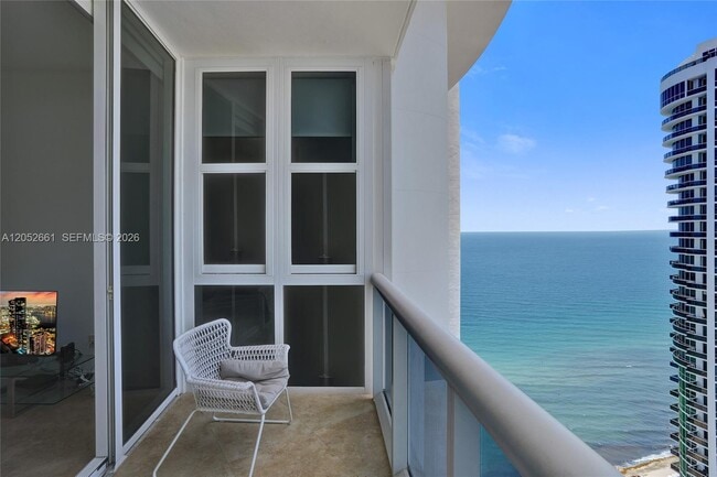 Building Photo - 18201 Collins Ave