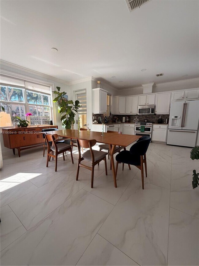 Building Photo - 12450 NW 32nd Manor