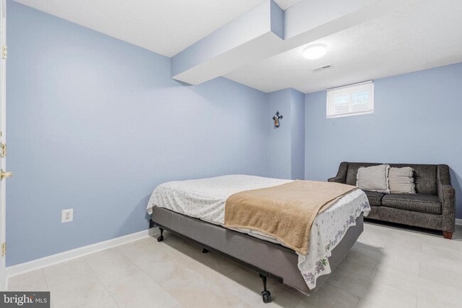 Building Photo - 13922 Rutgers Ct