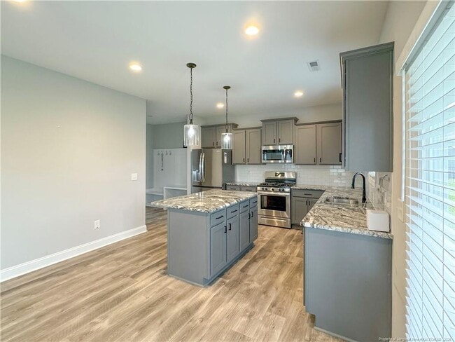 Building Photo - 1833 Bluffside Dr