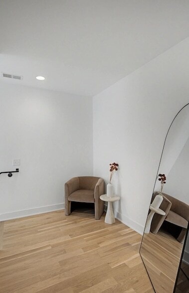 Building Photo - 2510 Barclay Dr