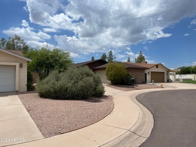 Building Photo - 8473 E Pierce St