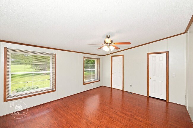 Building Photo - 147 Purity Dr