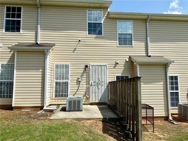 Building Photo - 5481 Sierra Tr