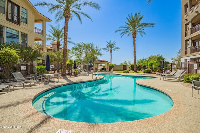 Building Photo - 7297 N Scottsdale Rd