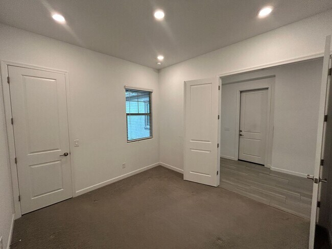 Building Photo - 16776 W Vereda Solana Dr.