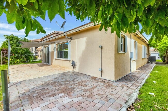 Building Photo - 4108 NE 22nd St