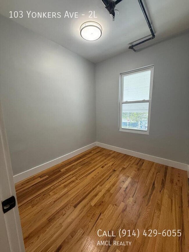 Building Photo - 103 Yonkers Ave