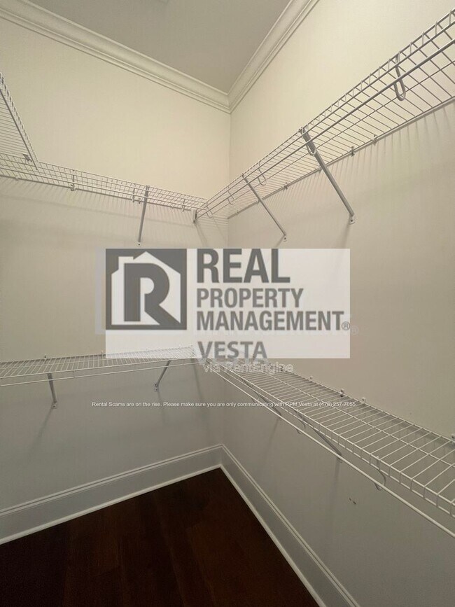 Building Photo - 435 New St