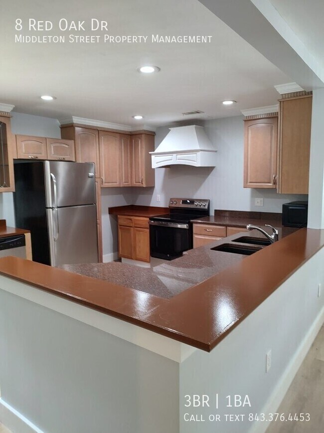 Building Photo - 8 Red Oak Dr