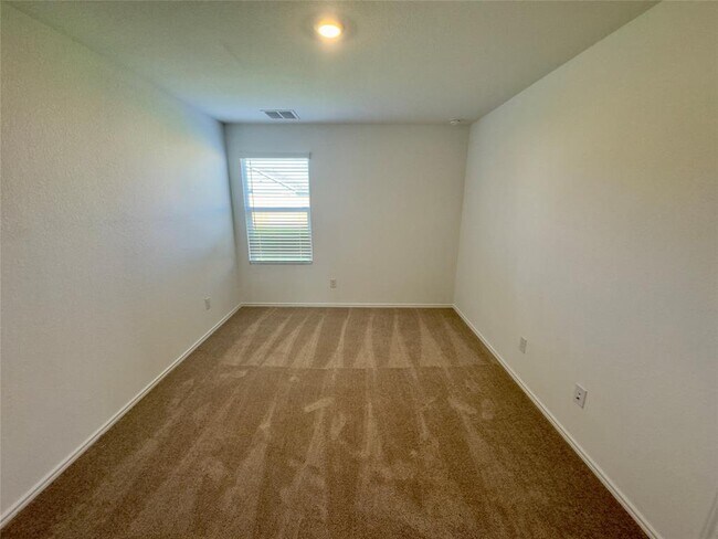 Building Photo - 2210 Cyclone Dr