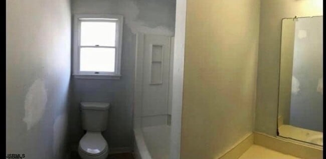 Building Photo - 325 N Ohio Ave