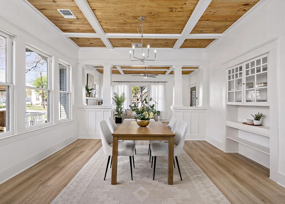 Building Photo - 506 E Evergreen St