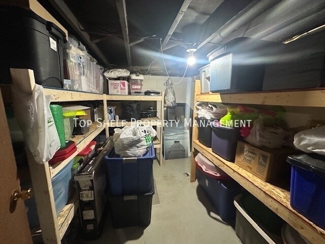 Building Photo - 407 S Clark Ave