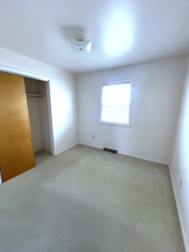 Building Photo - Beautifully Renovated Single-Family Ranch – 3 Beds, 2 Baths