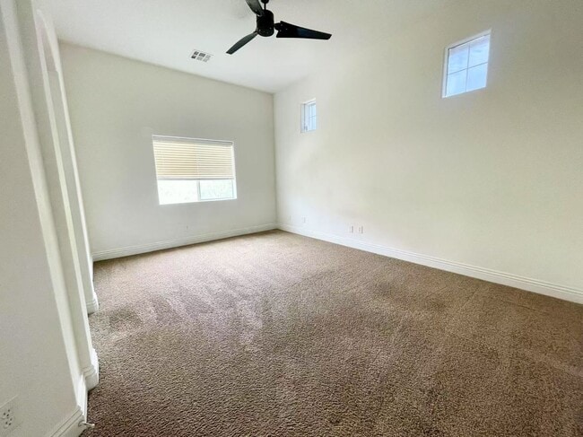 Building Photo - charming single-family residence located in Henderson