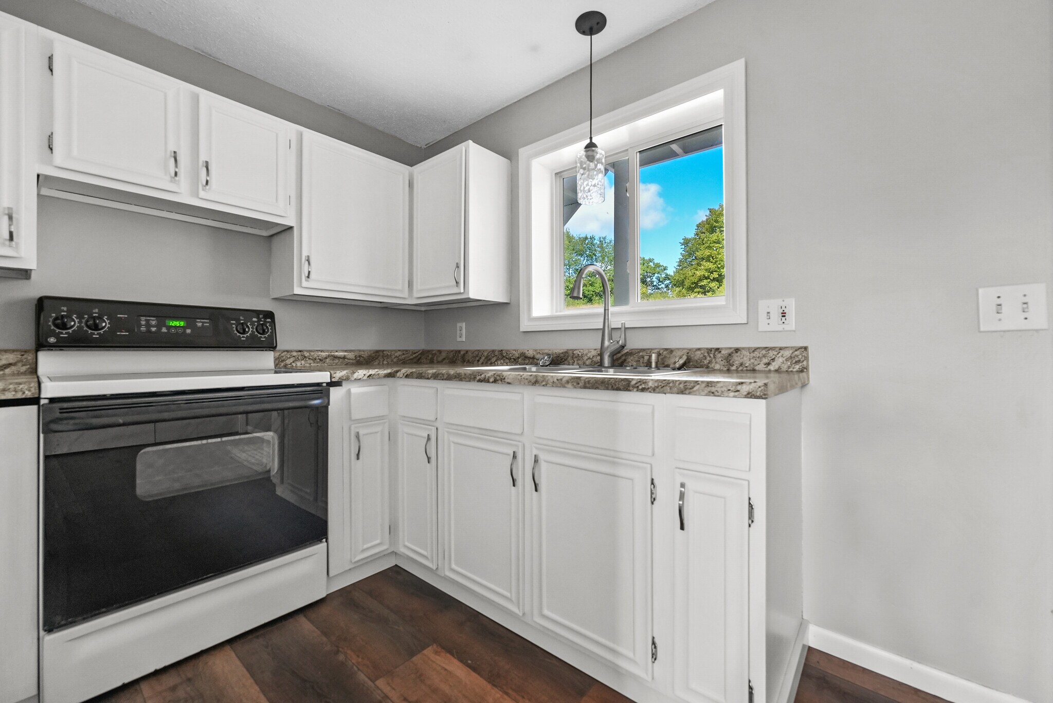 Building Photo - 3311 Mahoney Dr