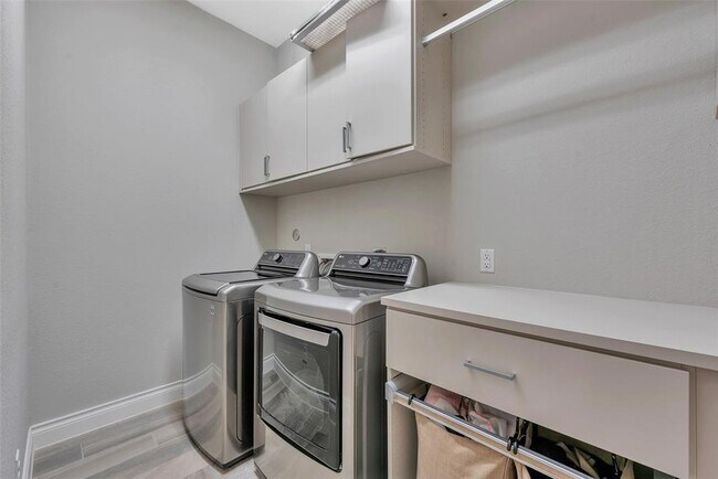 Building Photo - 2333 Mayfield Trail Ct