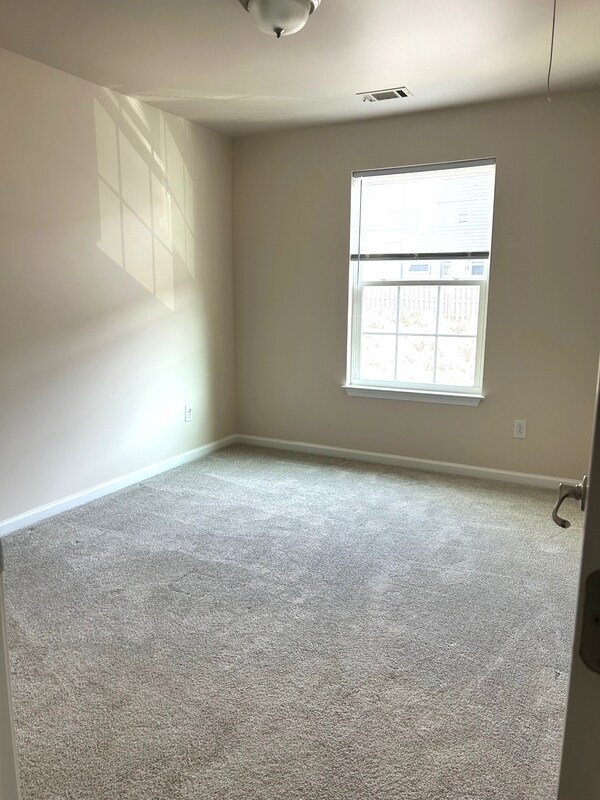 Building Photo - 128 Awendaw Way