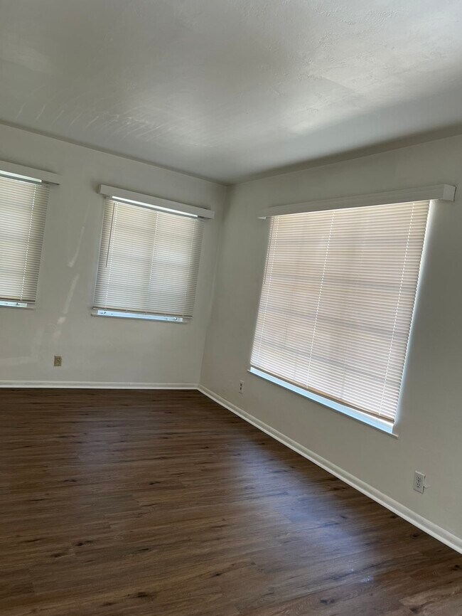 Building Photo - Property 1