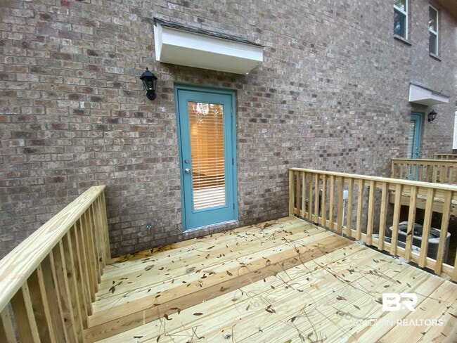 Building Photo - 6677 Spaniel Dr