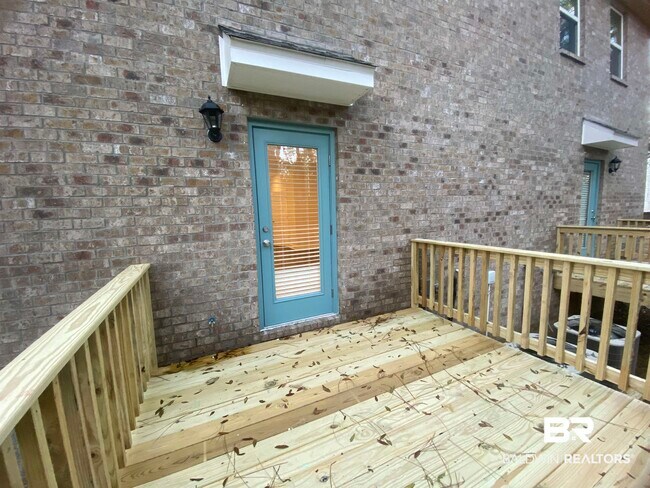 Building Photo - 6685 Spaniel Dr