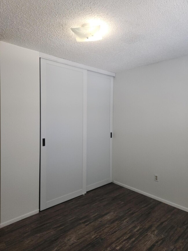 Building Photo - 1212 Chelwood Park Blvd NE