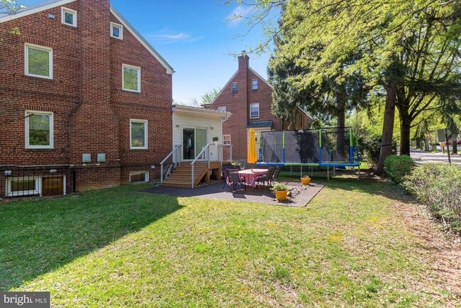 Building Photo - 3640 Everett St NW