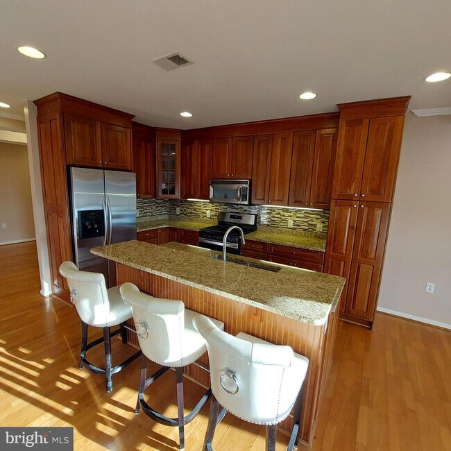 Building Photo - 12251 Roundwood Rd