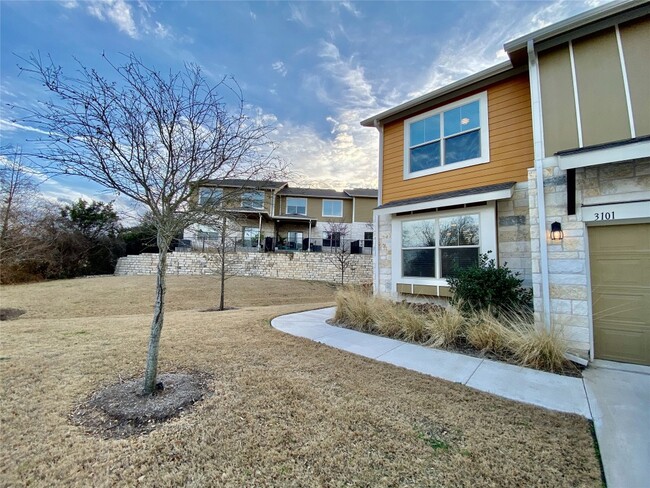 Building Photo - 516 E Slaughter Ln