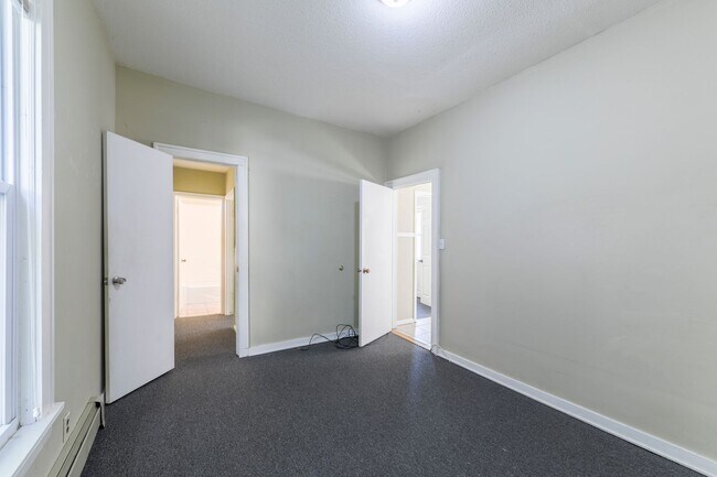 Building Photo - 2541 Aldrich Ave S