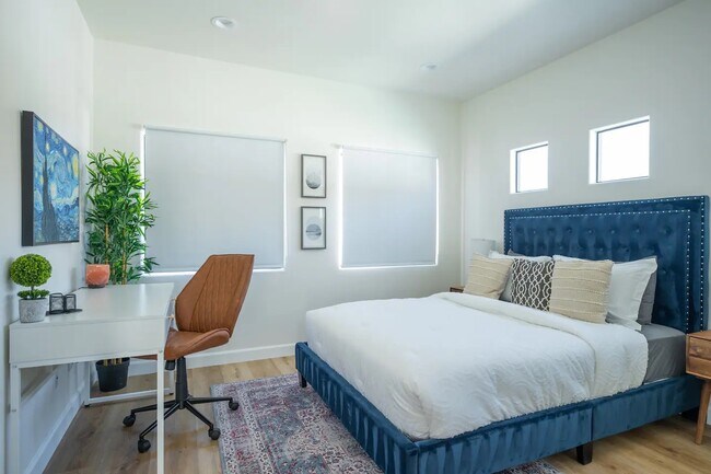 den - 54525 Avenida Obregon