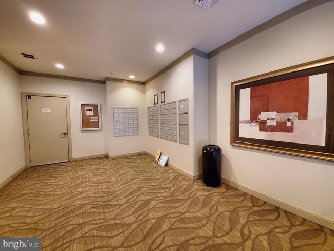 Building Photo - 2791 Centerboro Dr