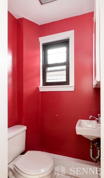 Building Photo - 16 Skehan St