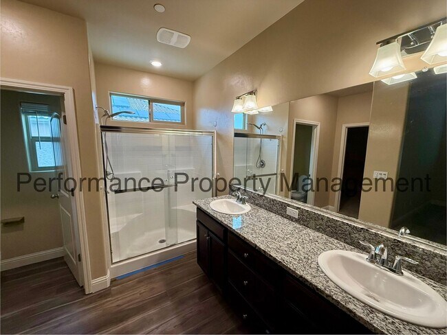 Building Photo - Charming 4 Bed/2 Bath SW Home w/ Solar & $0 Deposit Option